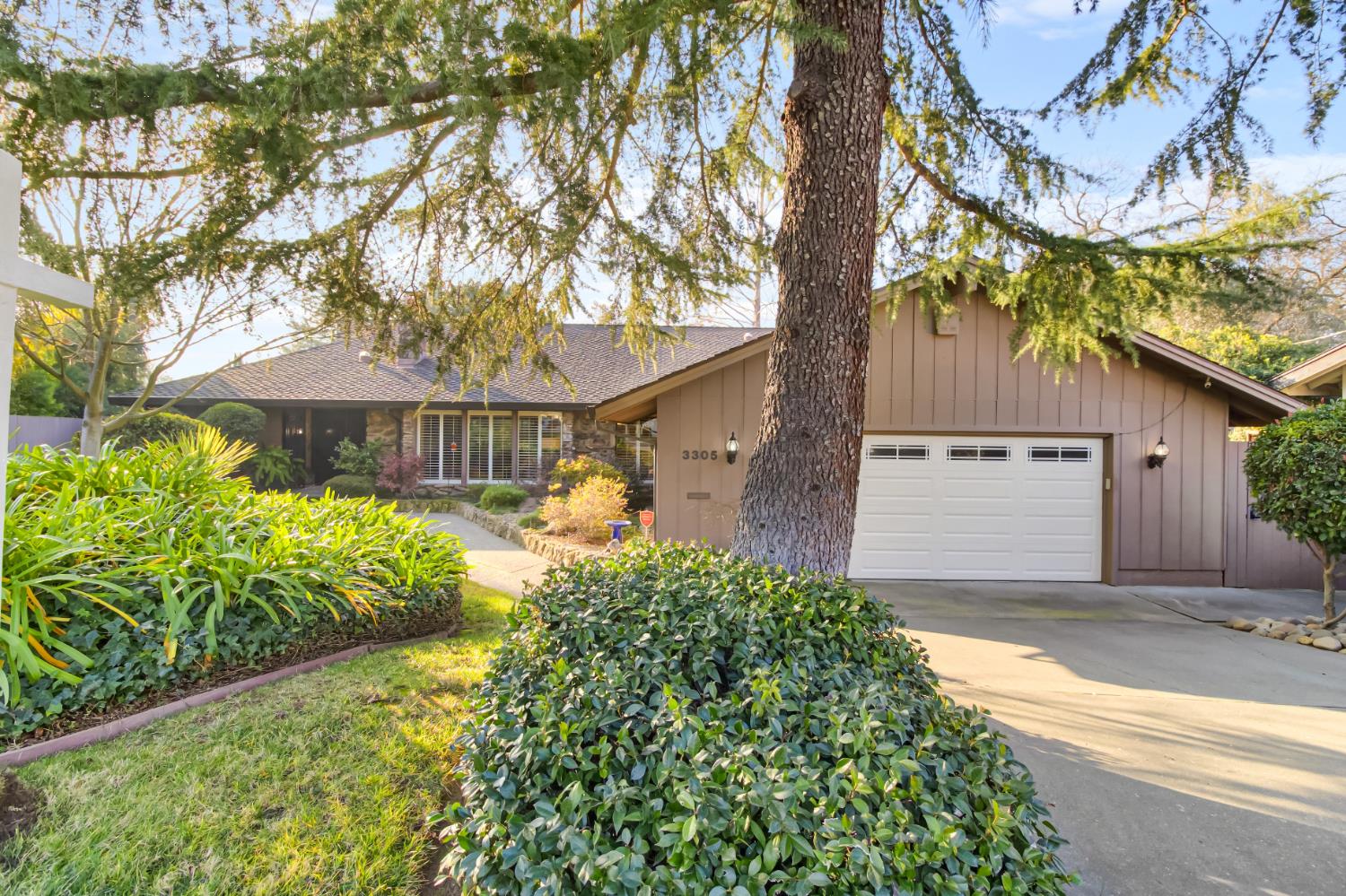 3305 Inverness Court