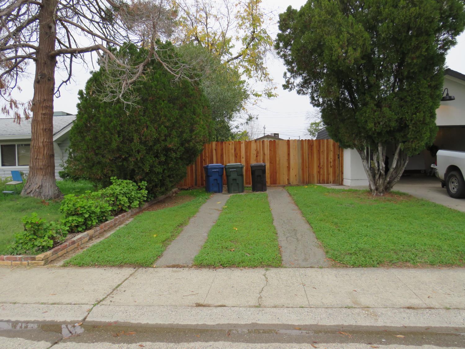 6225 Rumford Avenue