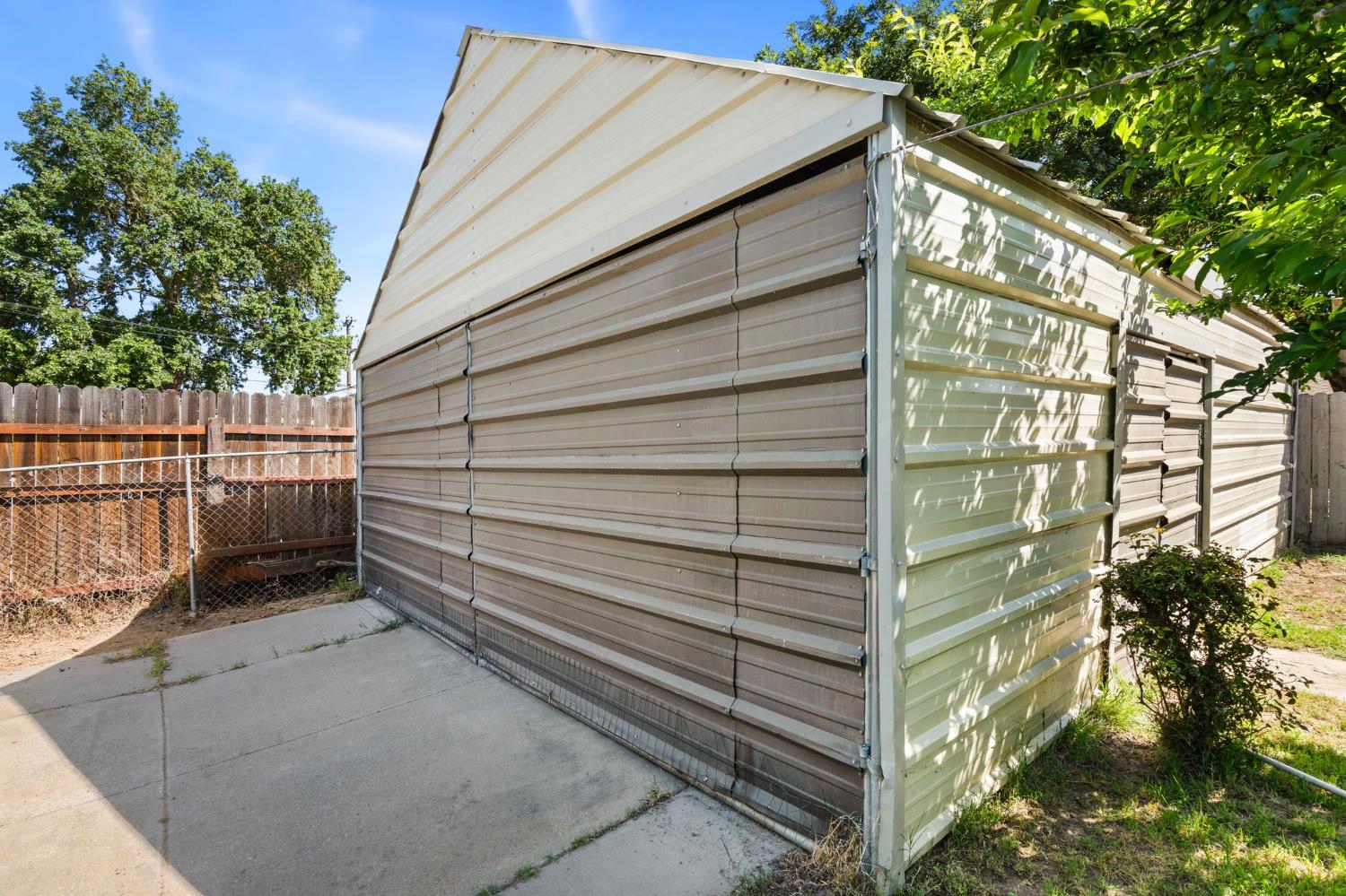 638 Andrew Street