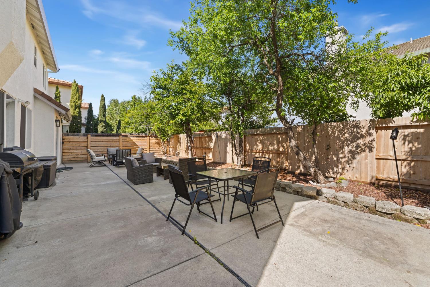 24 Sabre Court