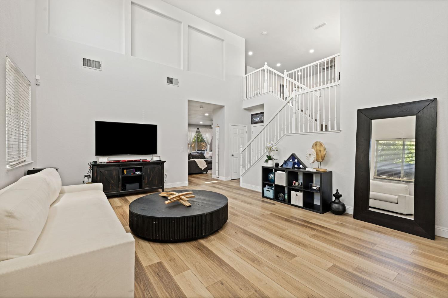 24 Sabre Court