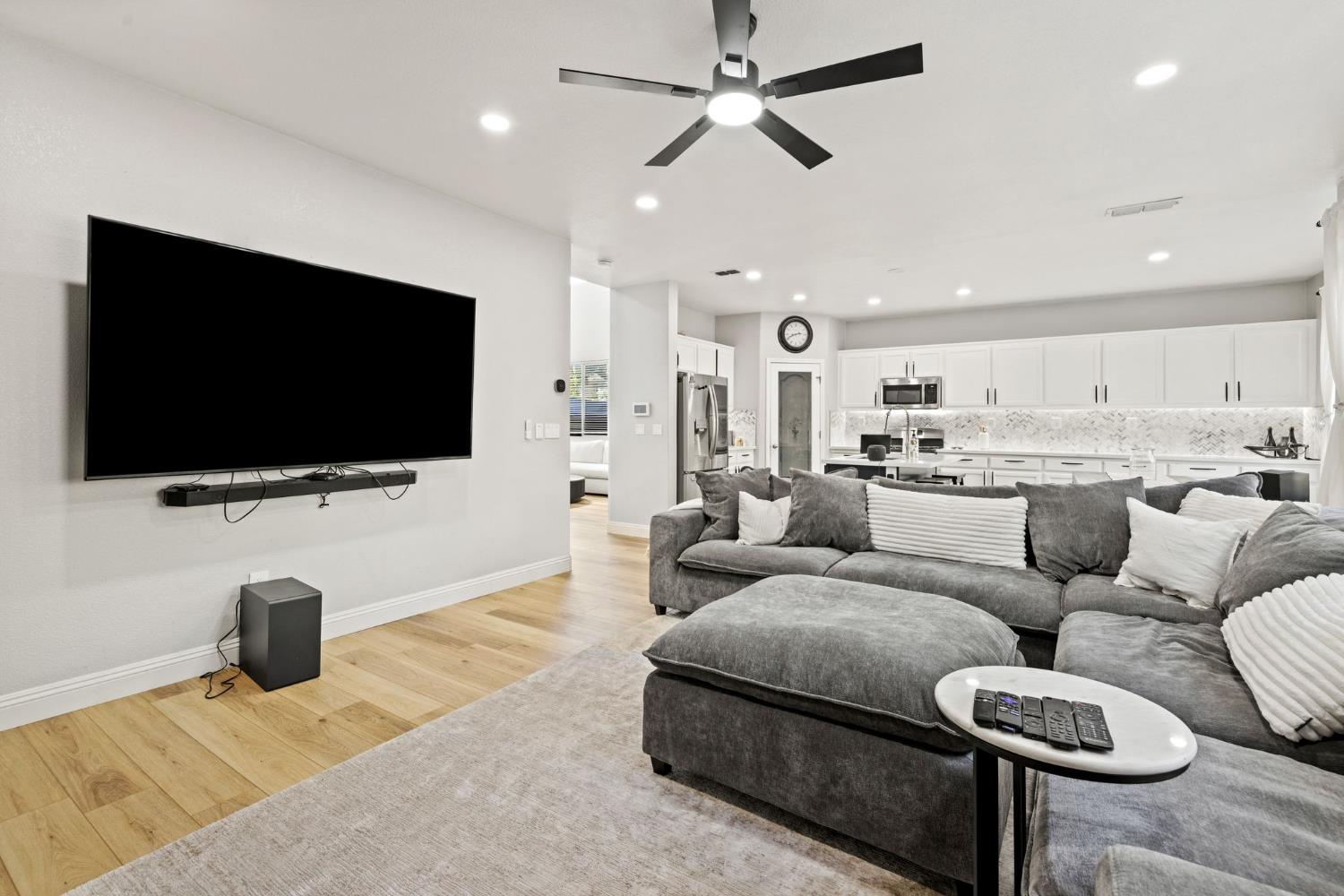 24 Sabre Court