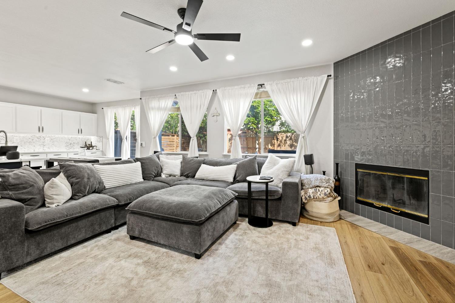24 Sabre Court