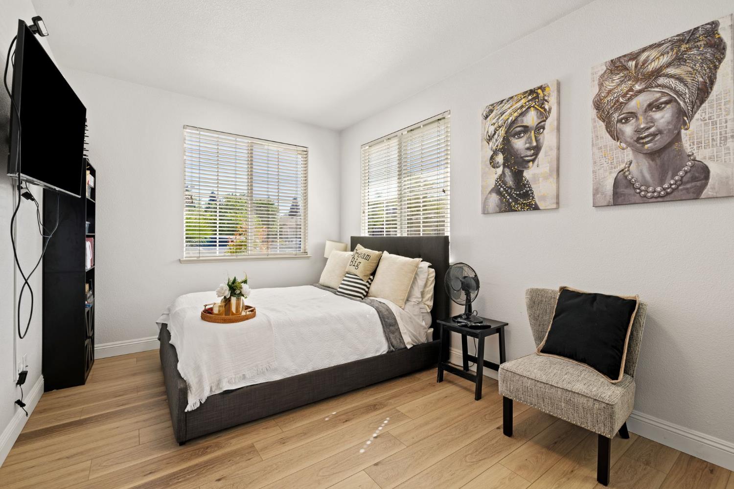 24 Sabre Court