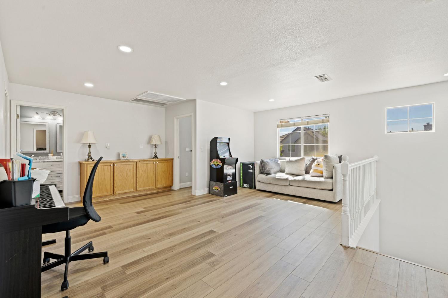 24 Sabre Court