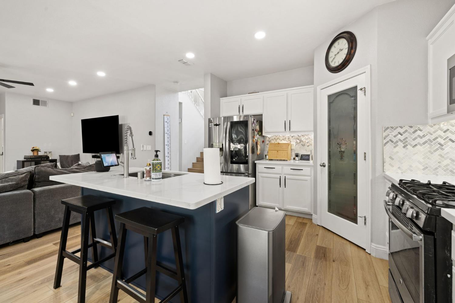 24 Sabre Court