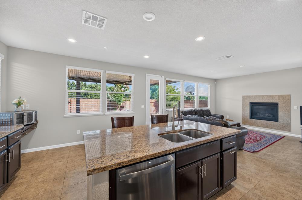 3081 Lassen Street
