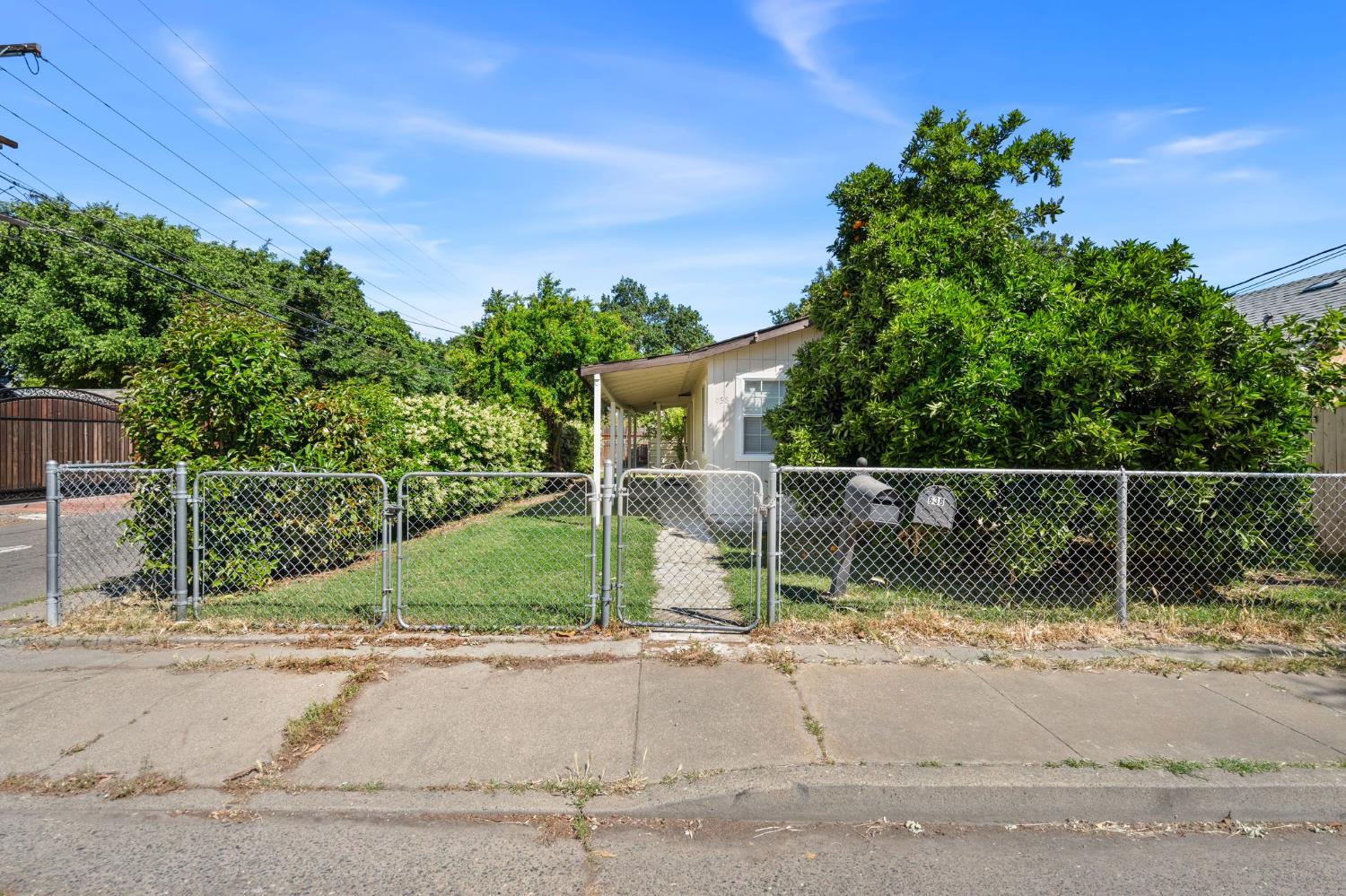 638 Andrew Street