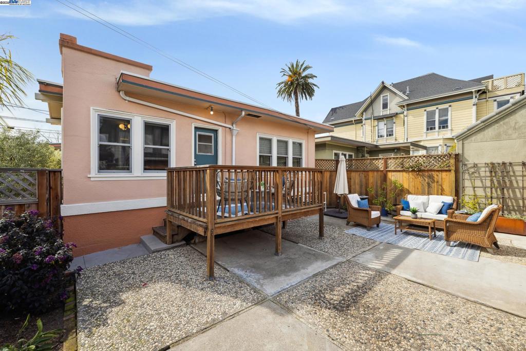 2069 Central Ave