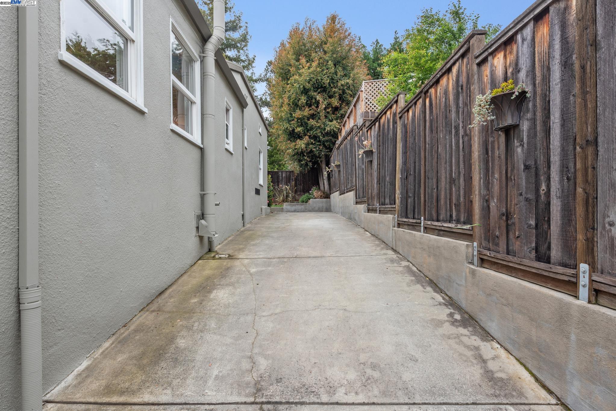 3569 Wilson Ave