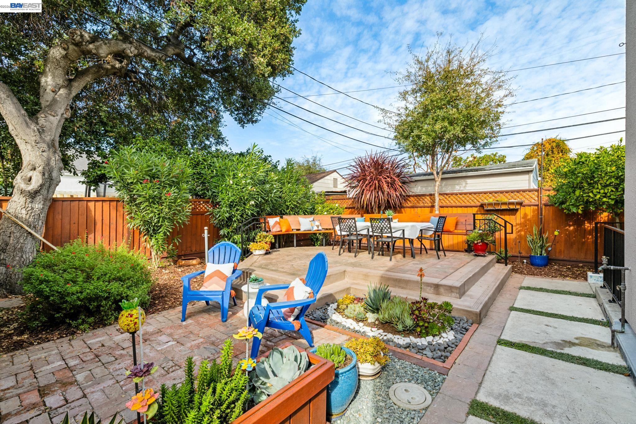 1823 Moreland Dr