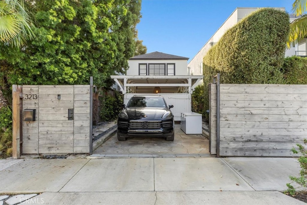 3213 Thatcher Avenue