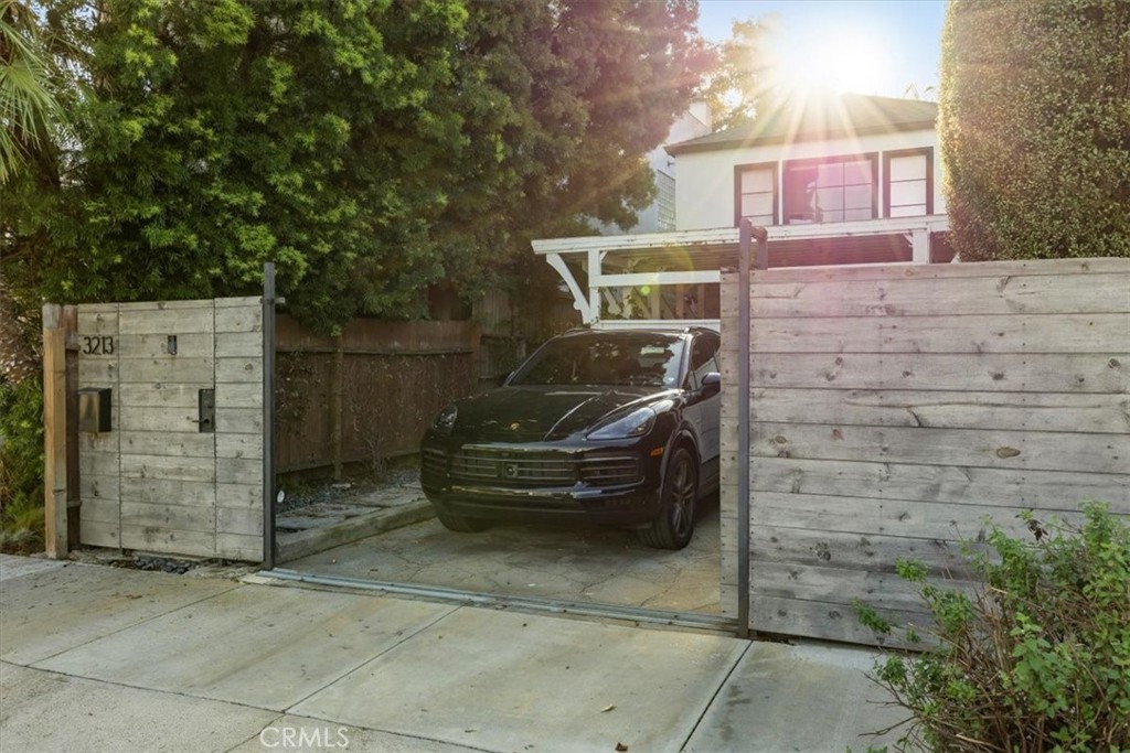 3213 Thatcher Avenue