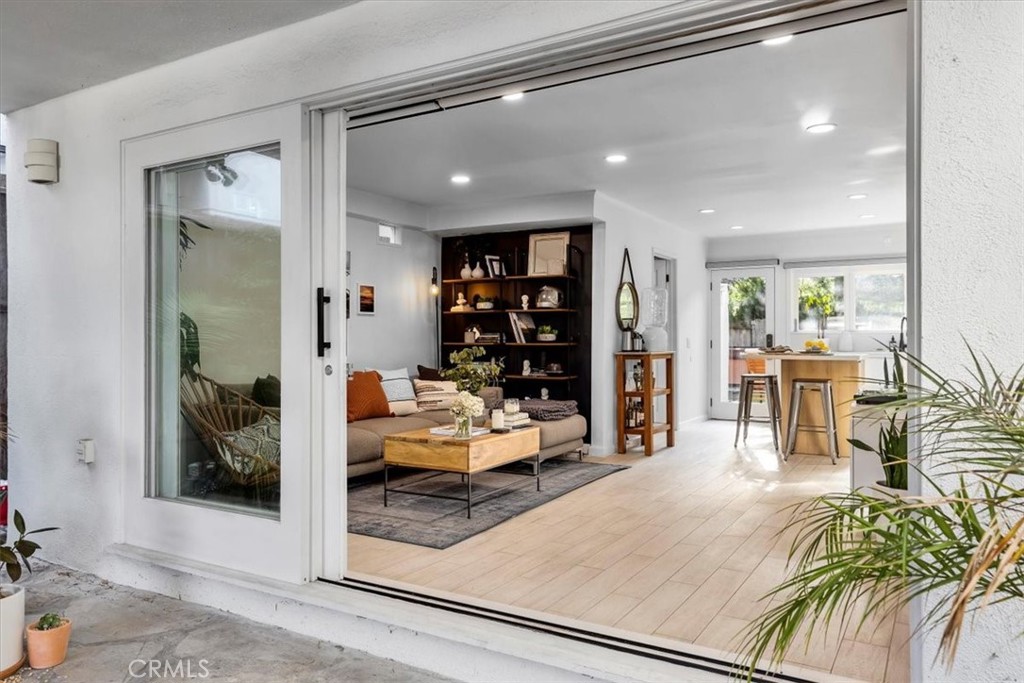 3213 Thatcher Avenue