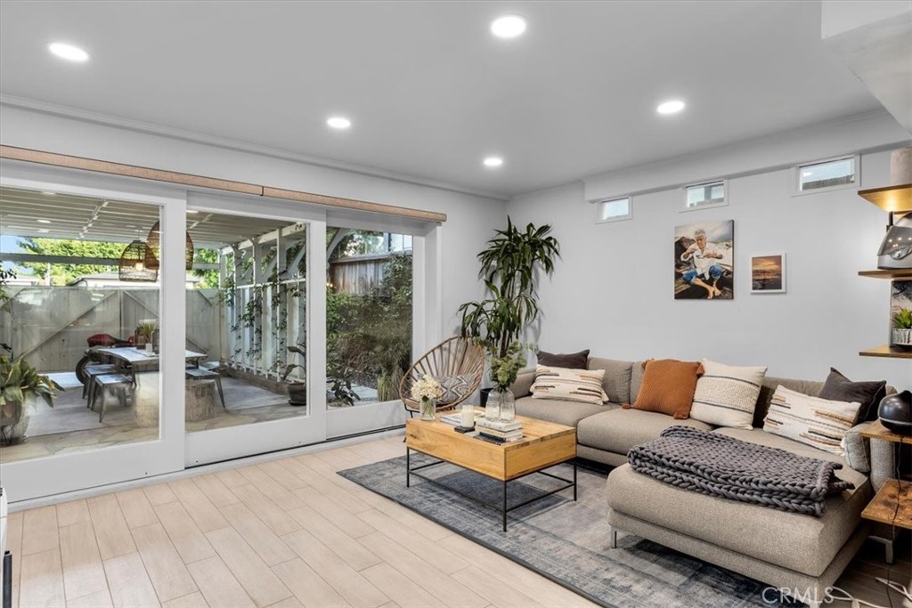 3213 Thatcher Avenue