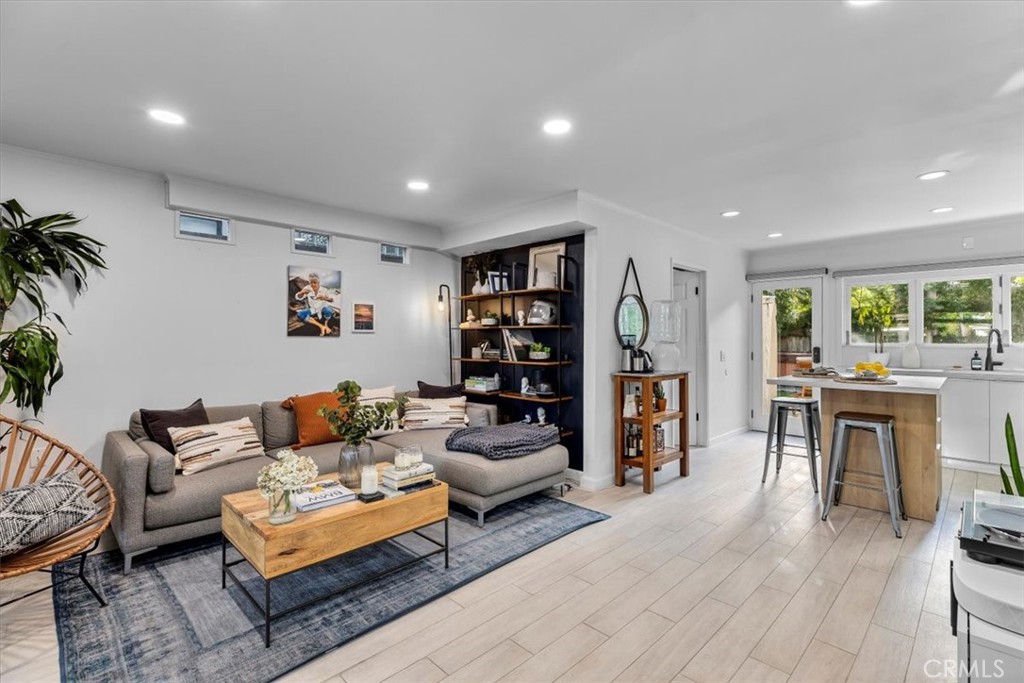 3213 Thatcher Avenue