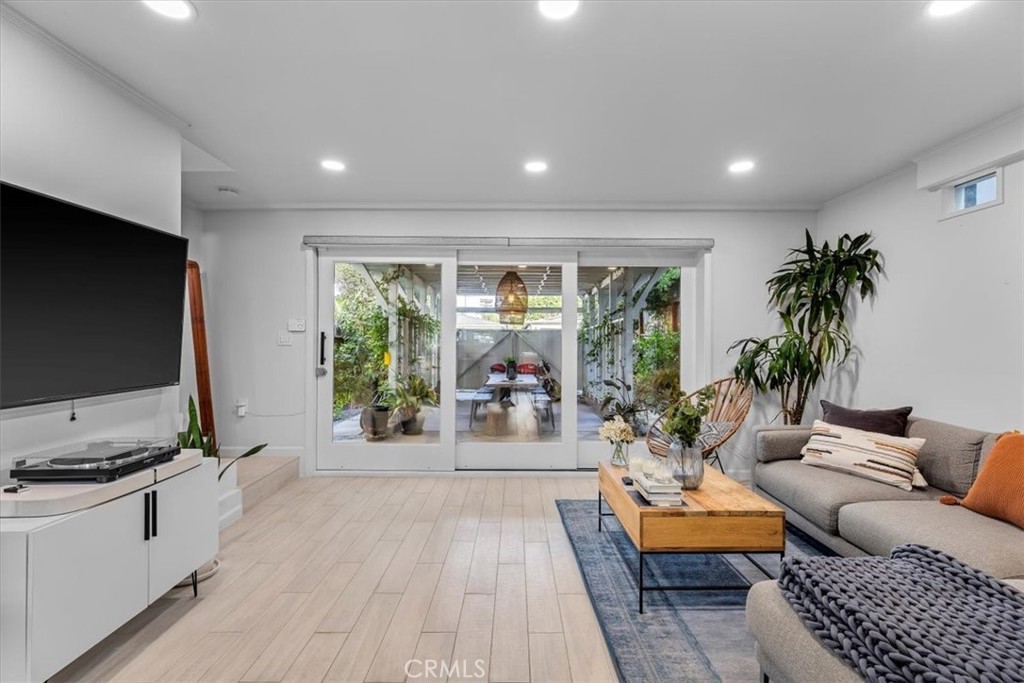 3213 Thatcher Avenue