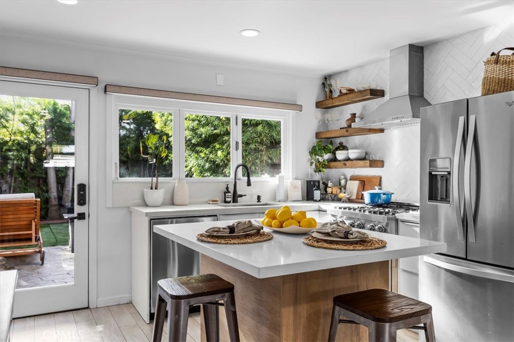 3213 Thatcher Avenue