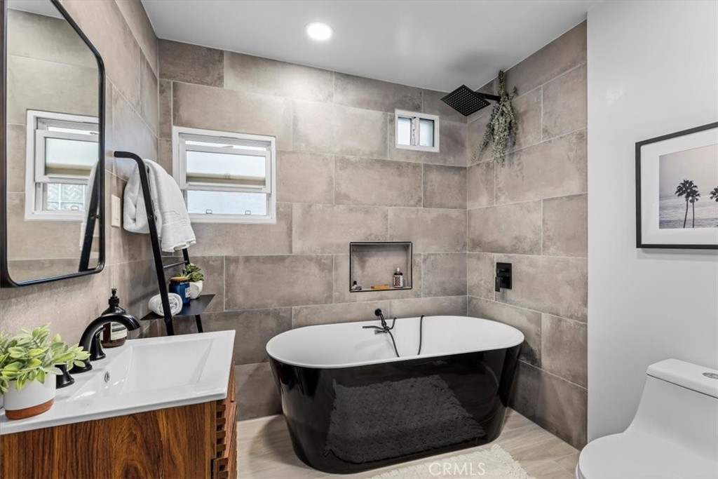 3213 Thatcher Avenue