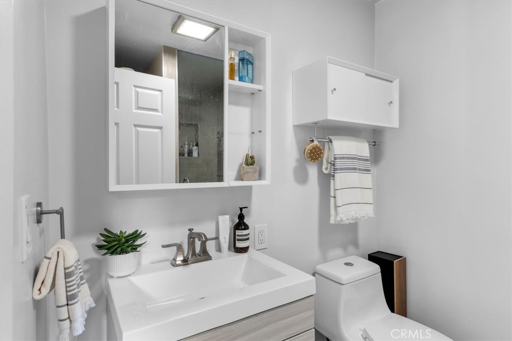 3213 Thatcher Avenue