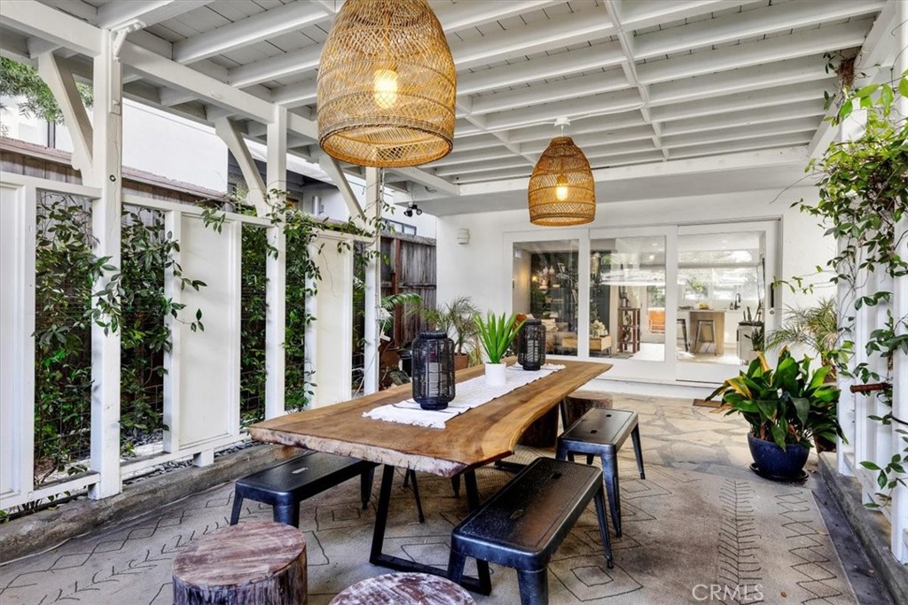 3213 Thatcher Avenue