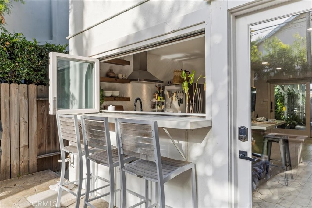 3213 Thatcher Avenue