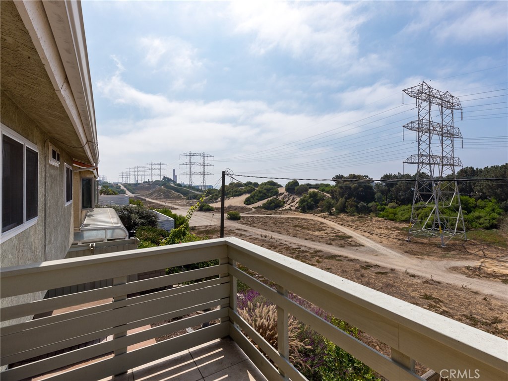 913 Dune Street