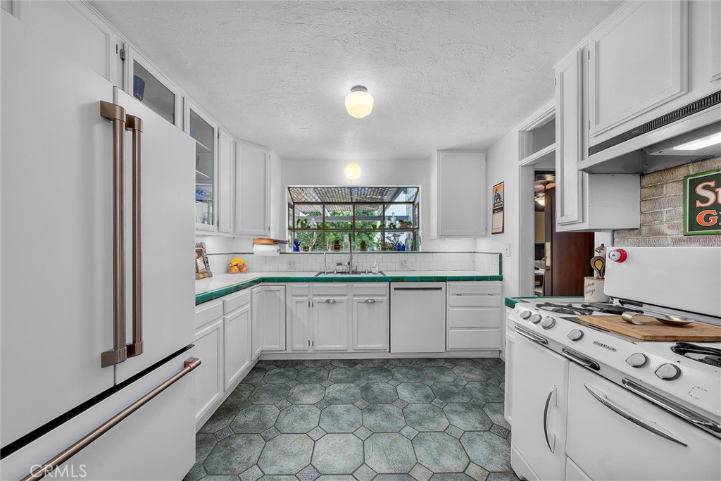 4039 W 7th Street