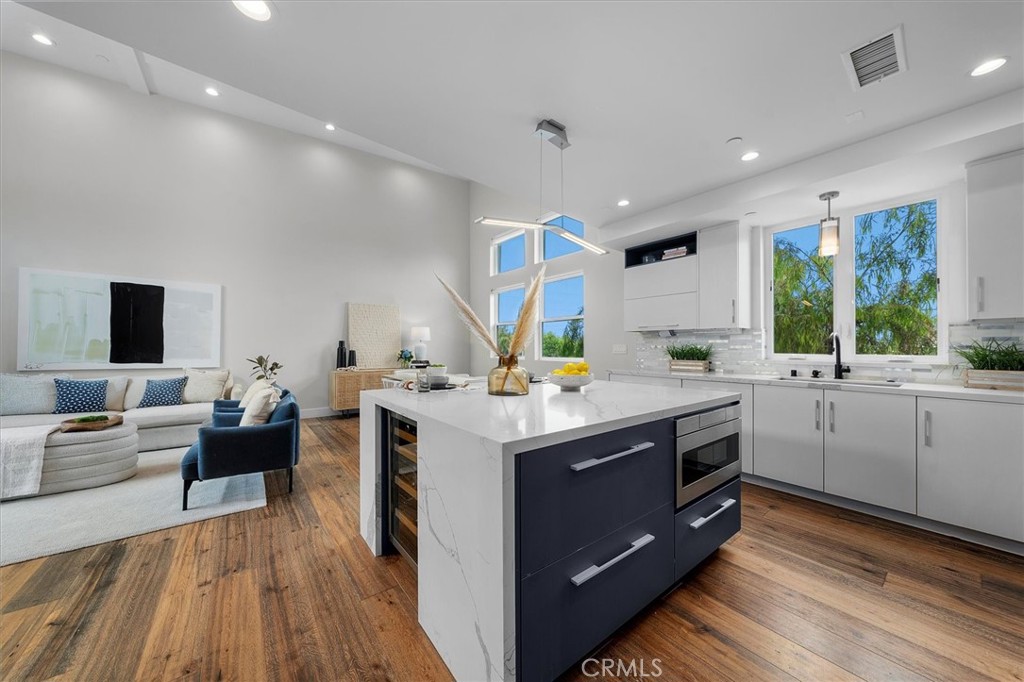 2713 Carnegie Lane B