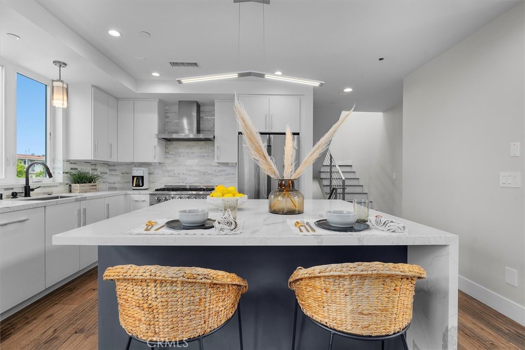 2713 Carnegie Lane B