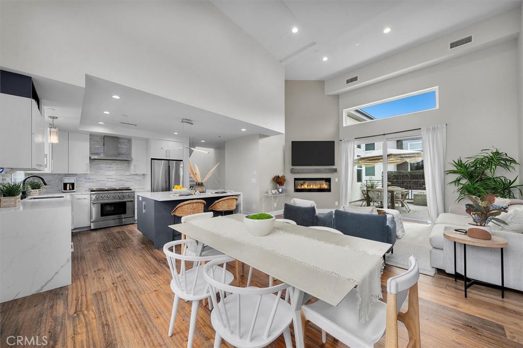 2713 Carnegie Lane B