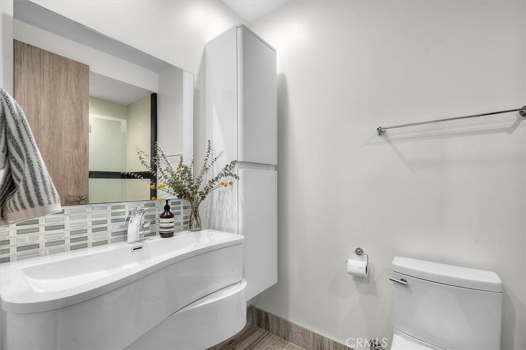 2713 Carnegie Lane B