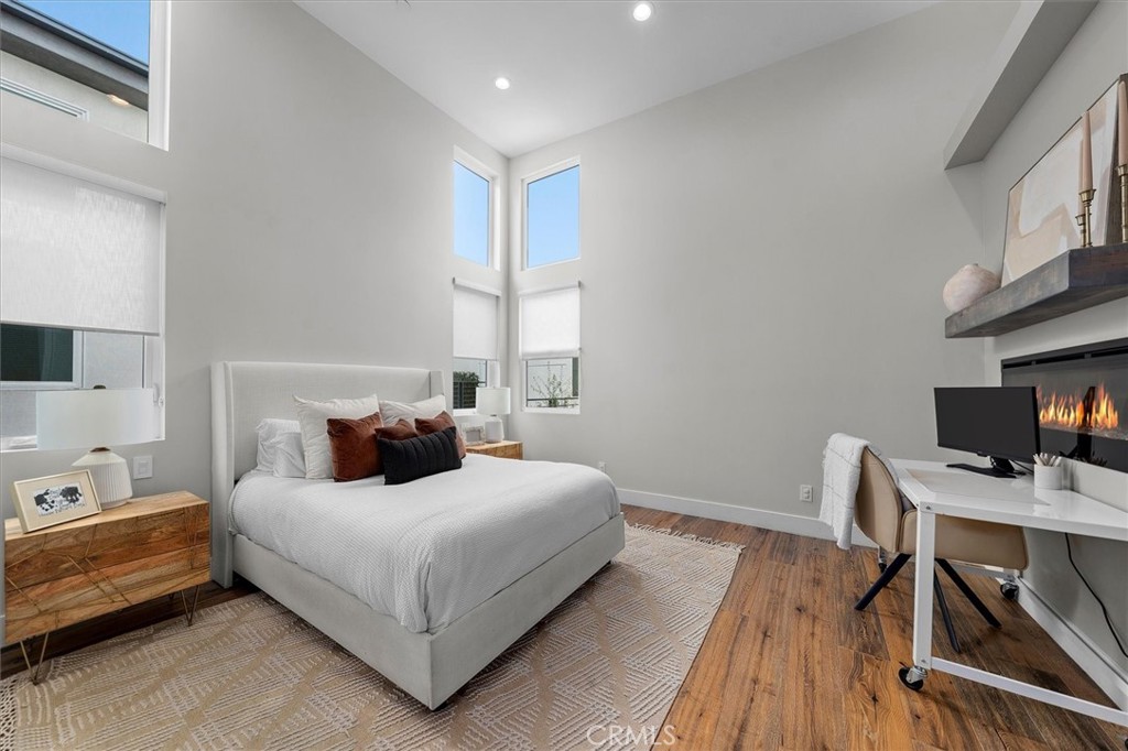 2713 Carnegie Lane B