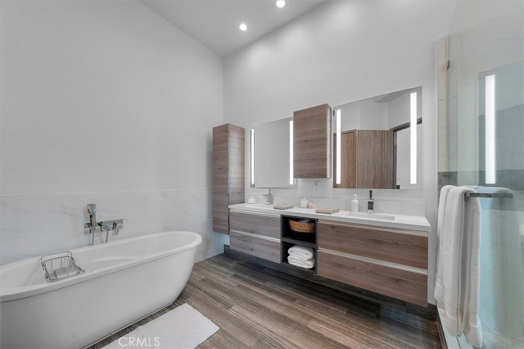 2713 Carnegie Lane B