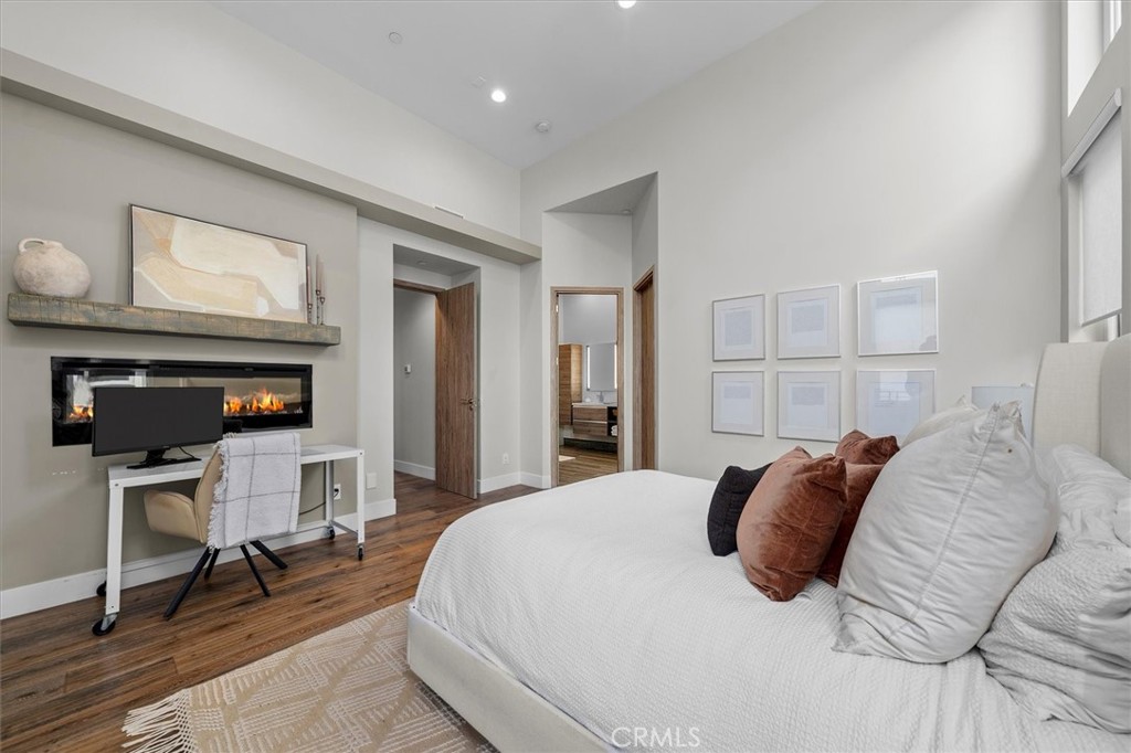 2713 Carnegie Lane B