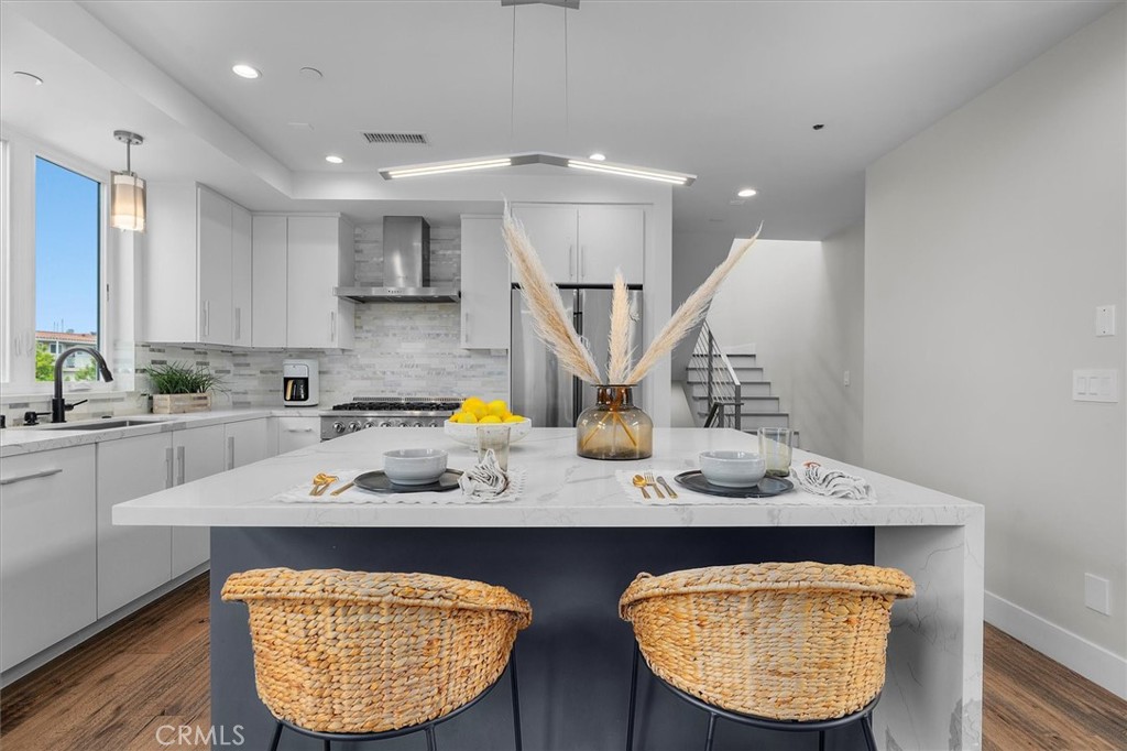 2713 Carnegie Lane B