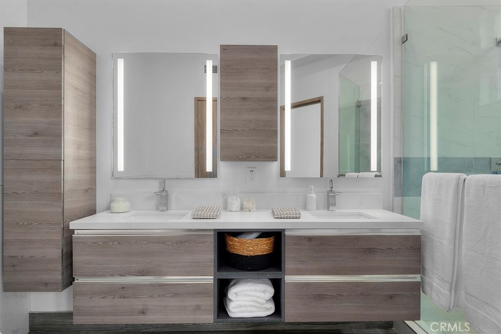 2713 Carnegie Lane B