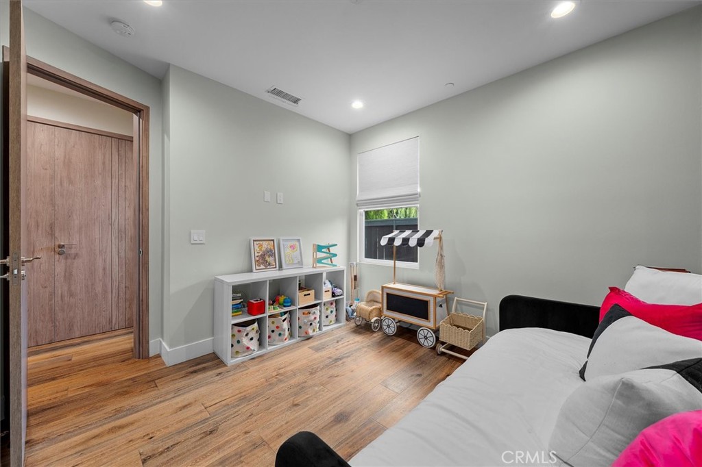 2713 Carnegie Lane B