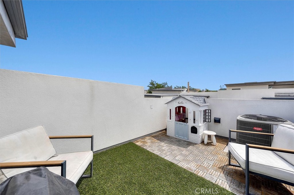 2713 Carnegie Lane B