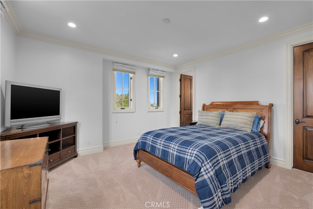 114 N Ardmore Avenue