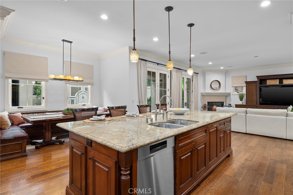 114 N Ardmore Avenue