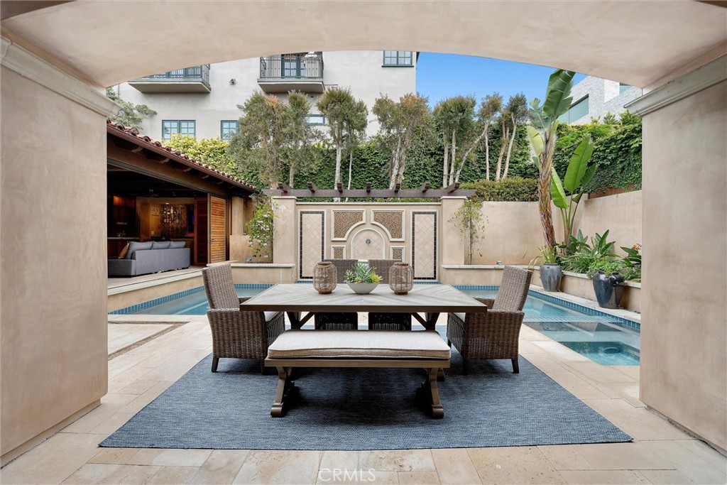 114 N Ardmore Avenue