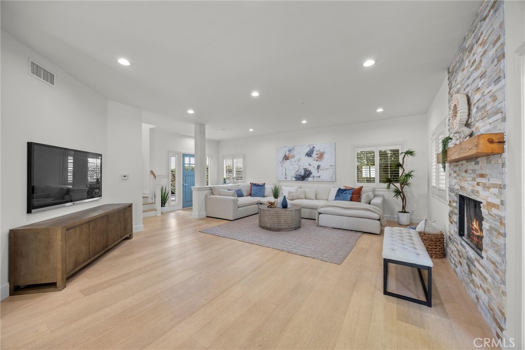 2221 Pullman Lane B
