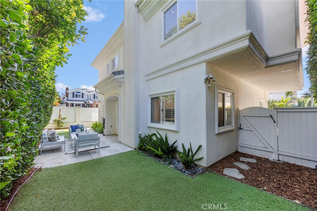 2221 Pullman Lane B