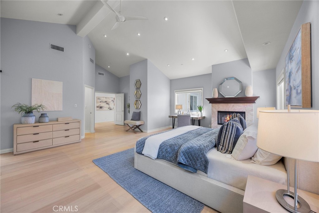 2221 Pullman Lane B