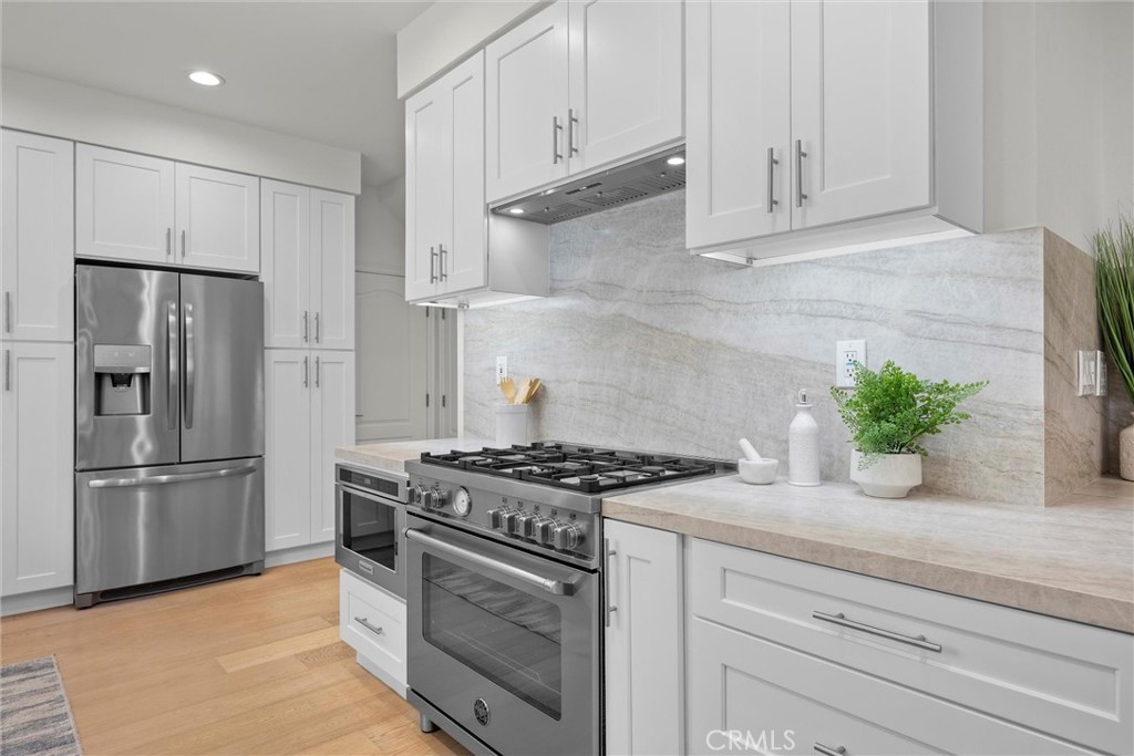 2221 Pullman Lane B