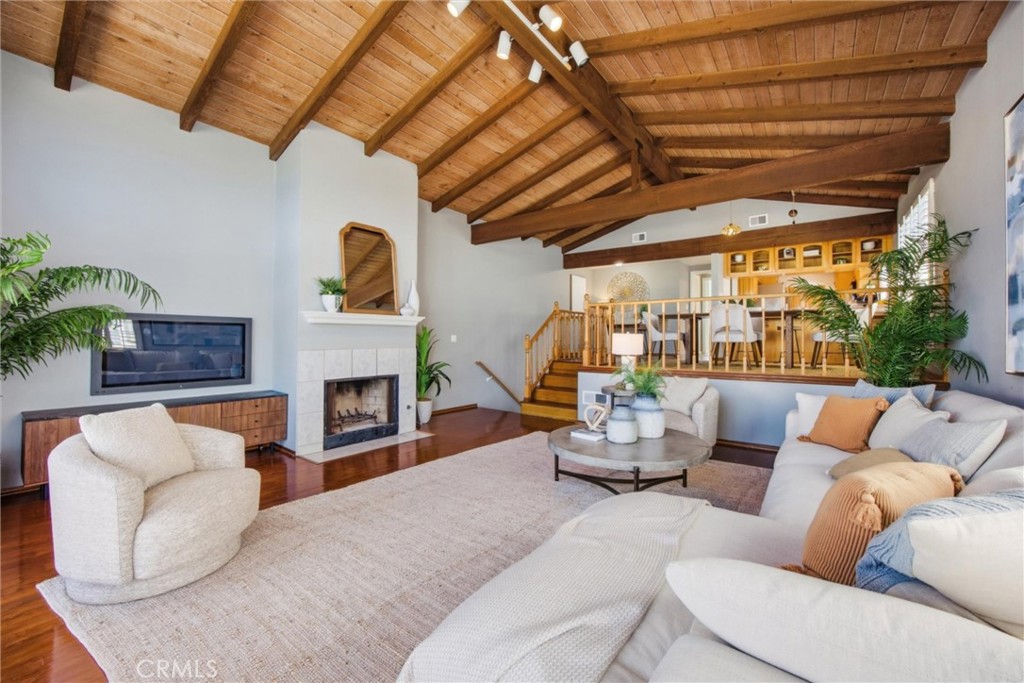 1526 Wollacott Street