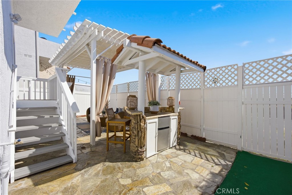 1526 Wollacott Street