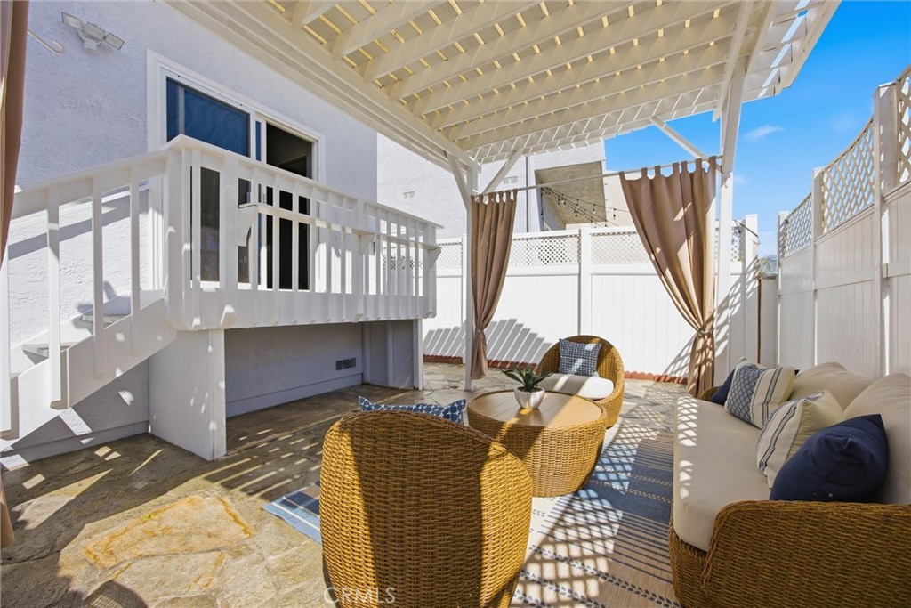 1526 Wollacott Street