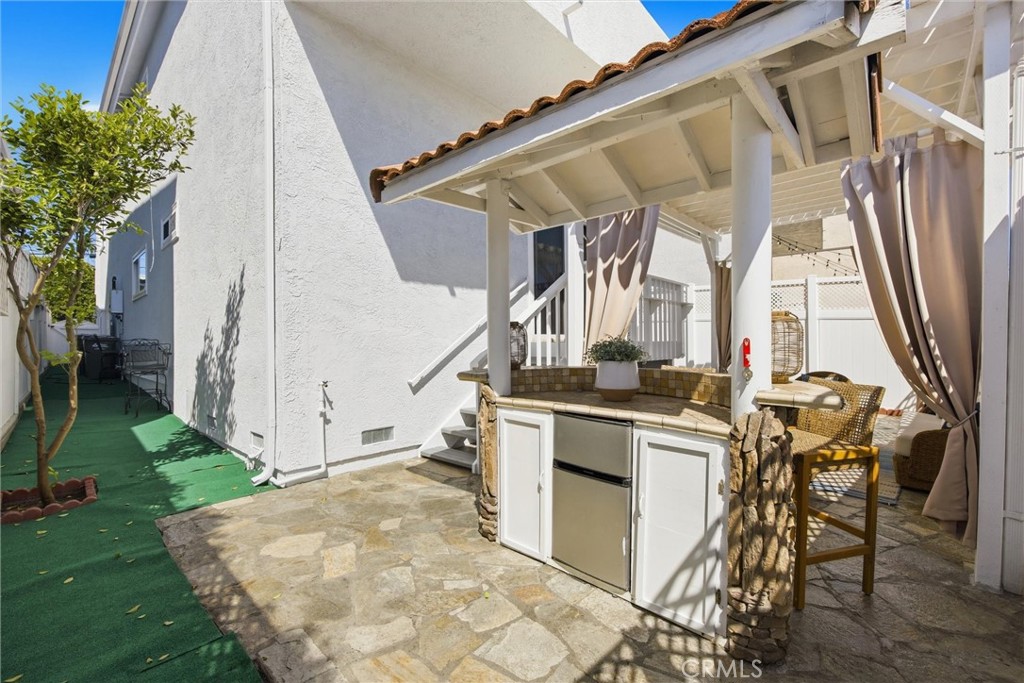 1526 Wollacott Street